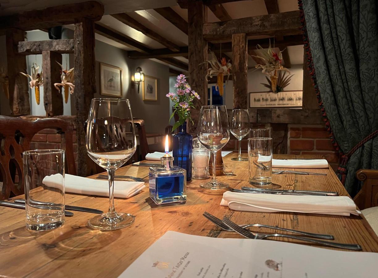 The Queen'S Head At Broad Chalke Hotel Exterior foto